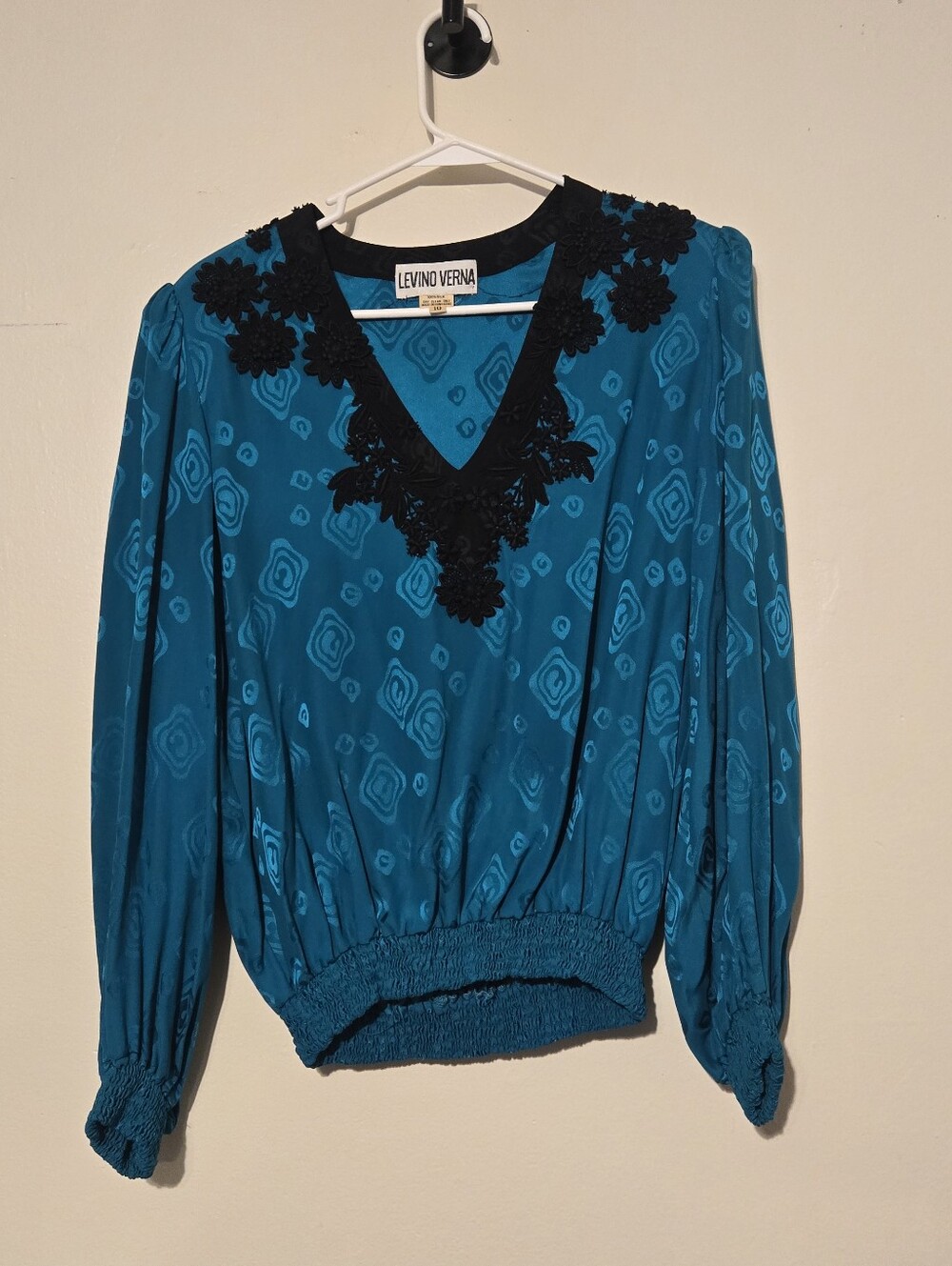 VTG Levino Verna 100% Silk Teal Lace Blouse 10